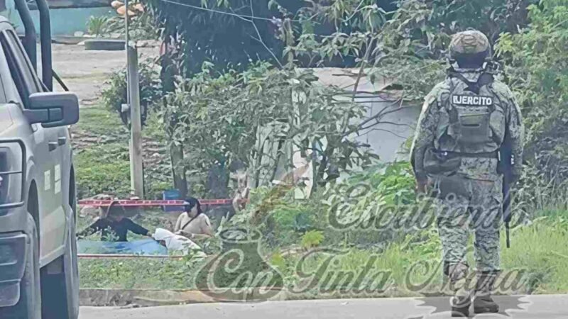 DEJAN DOS CABEZAS CERCA DE PUENTE