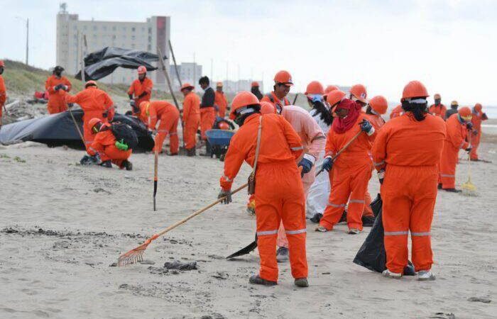 RECOGEN 900 TONELADAS DE HIDROCARBURO EN 48 PLAYAS DE VERACRUZ, TABASCO Y CAMPECHE