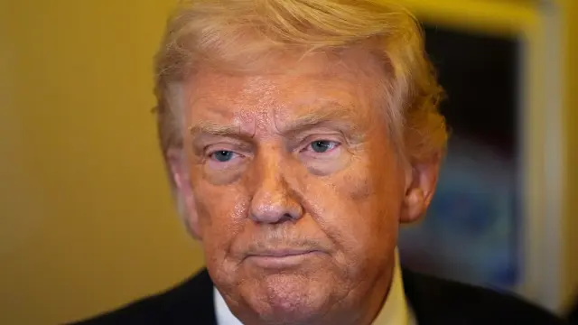 REPUBLICANOS Y DEMÓCRATAS FRENAN FACULTADES MILITARES DE TRUMP EN IRÁN