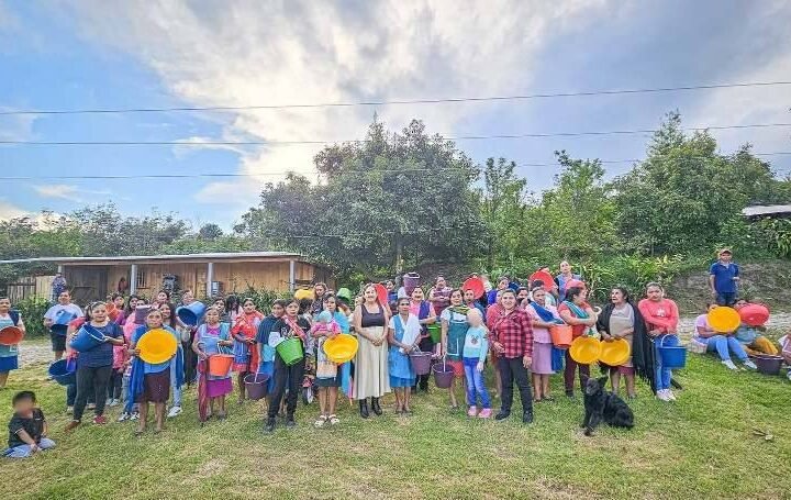 CELEBRAN A MADRES DE CALCAHUALCO
