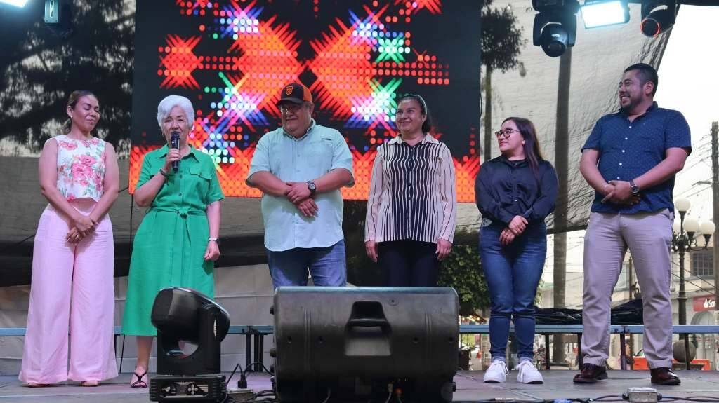 AGASAJAN A LAS MAMÁS FORTINENSES