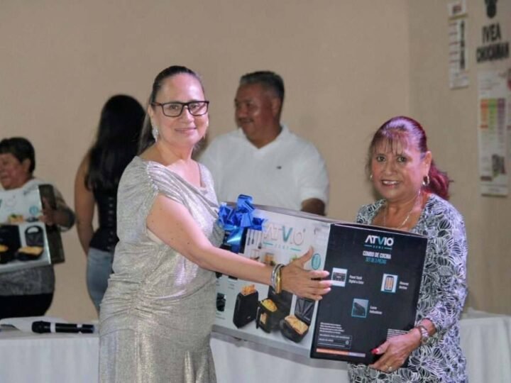 FESTEJAN EL DÍA DE LA MADRE EN CHOCAMÁN