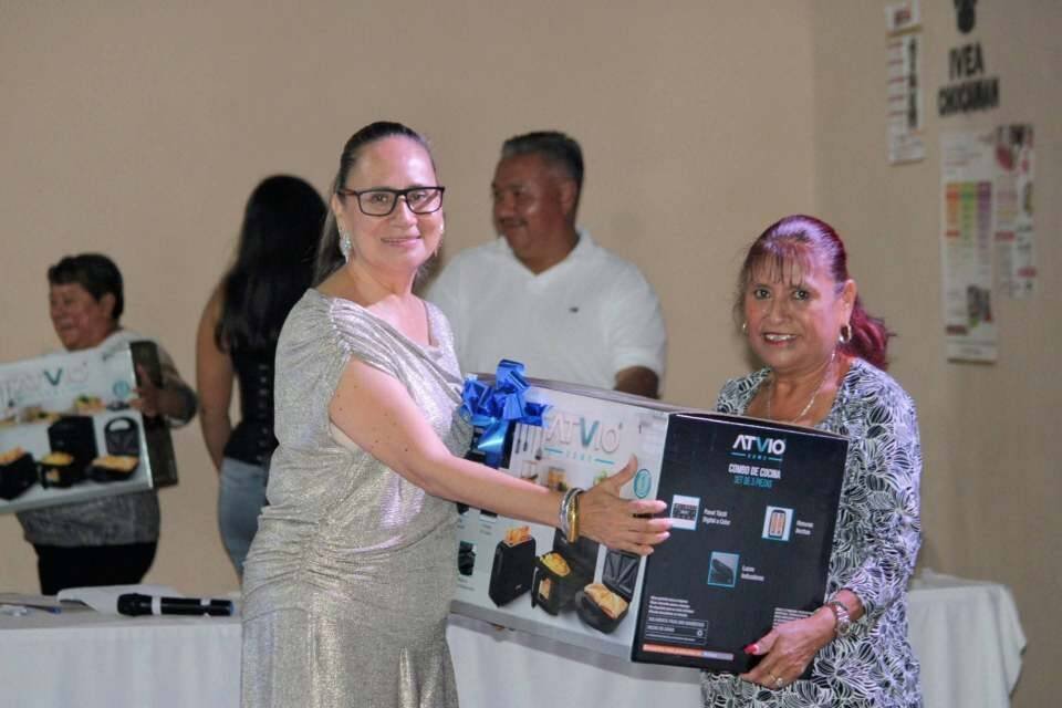 FESTEJAN EL DÍA DE LA MADRE EN CHOCAMÁN