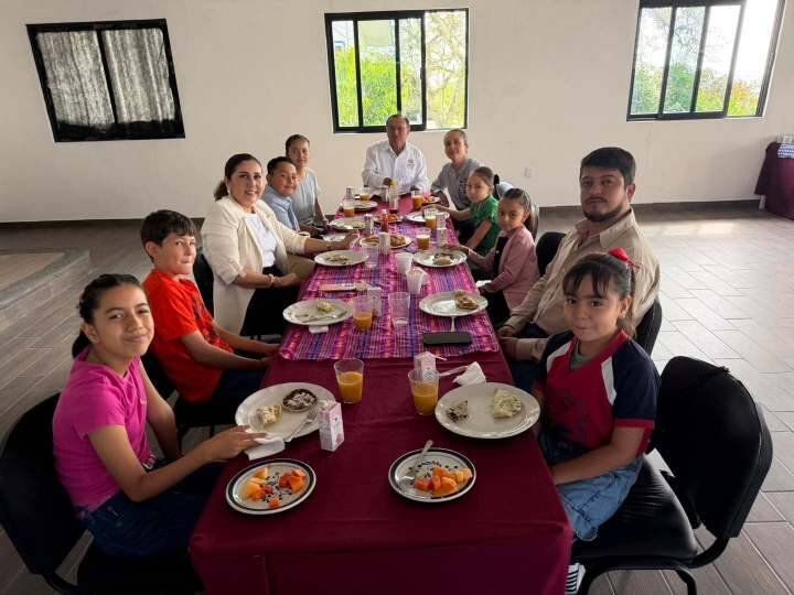 CELEBRAN PRESIDENTES POR UN DÍA EN ZENTLA
