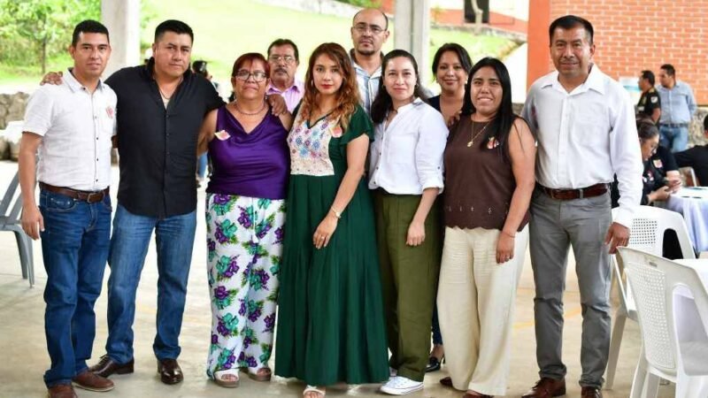 FESTEJAN A LOS MAESTROS DE ALPATLÁHUAC