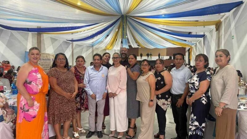 FESTEJAN EN CHOCAMÁN A LOS MAESTROS