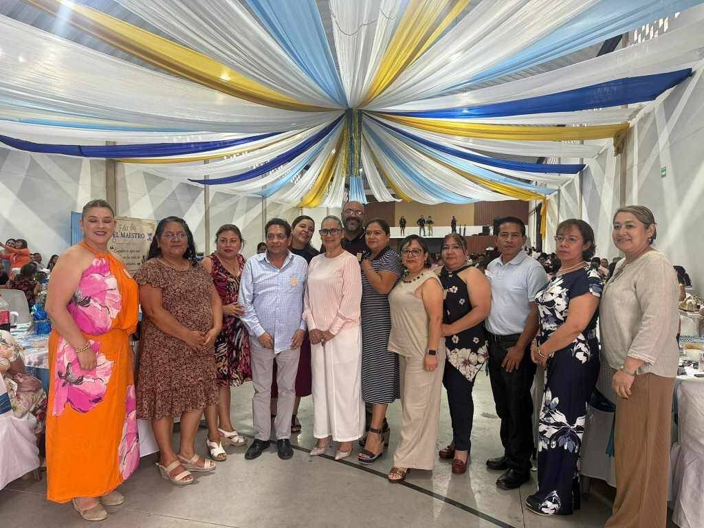 FESTEJAN EN CHOCAMÁN A LOS MAESTROS
