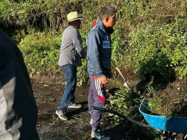 SE SUMA ALEJANDRO ALFONSO CAMARILLO A FAENAS EN COMUNIDADES DE ALPATLÁHUAC