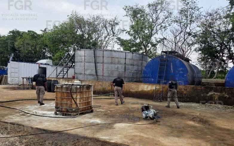 ASEGURAN MÁS DE 250 MIL LITROS DE HUACHICOL; DETIENEN A 12