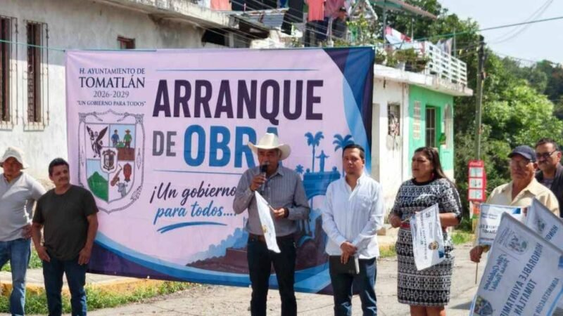 NICOLÁS PRADO DA BANDERAZO DE OBRA EN BARRIO DE SAN MIGUEL