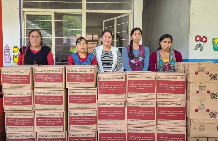 ENTREGAN DESAYUNOS CALIENTES A ESCUELAS DE CALCAHUALCO