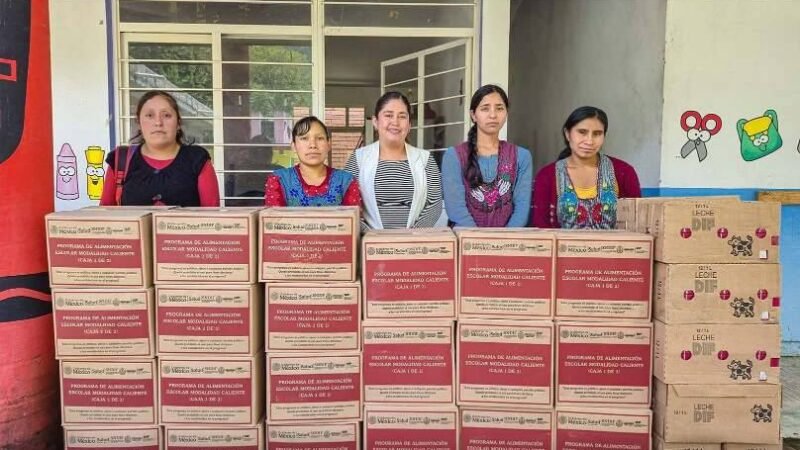 ENTREGAN DESAYUNOS CALIENTES A ESCUELAS DE CALCAHUALCO