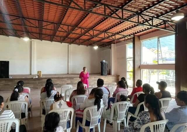 IMPARTEN PLÁTICA A PENTATLÓN DE CHOCAMÁN