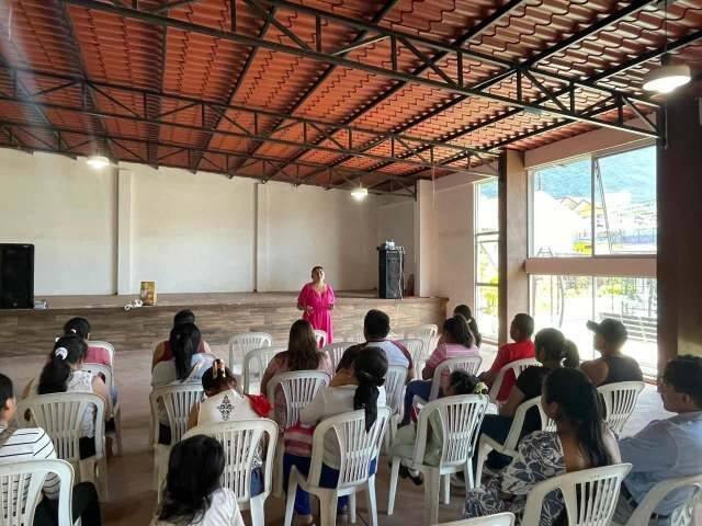 IMPARTEN PLÁTICA A PENTATLÓN DE CHOCAMÁN