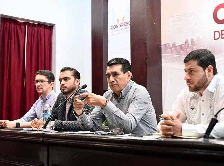 ATIENDE DIPUTADO ESTEBAN BAUTISTA A REPRESENTANTES SINDICALES