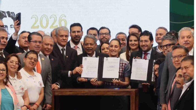 SHEINBAUM FIRMA ACUERDO PARA JORNADA LABORAL DE 40 HORAS
