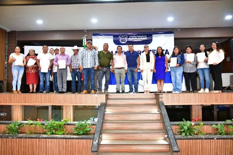 TOMAN PROTESTA AGENTES MUNICIPALES DE ALPATLÁHUAC