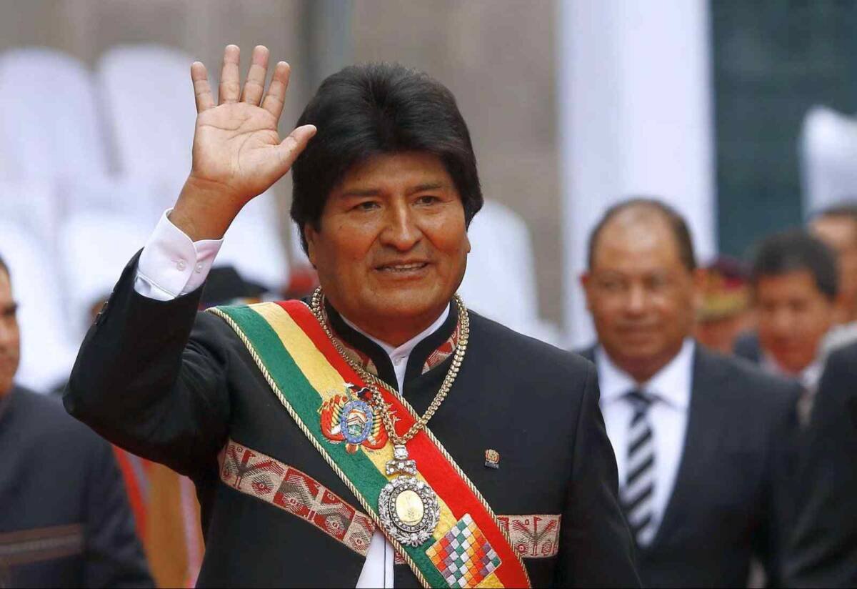 SUSPENDEN JUICIO CONTRA EVO MORALES Y ORDENAN SU DETENCIÓN