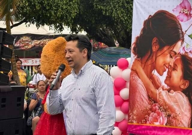 FESTEJAN A LAS MADRES EN TOTUTLA