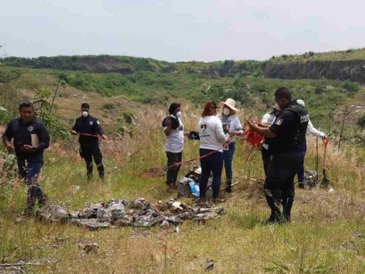 MADRES BUSCADORAS HALLAN 60 BOLSAS CON RESTOS HUMANOS EN FOSA DE JALISCO