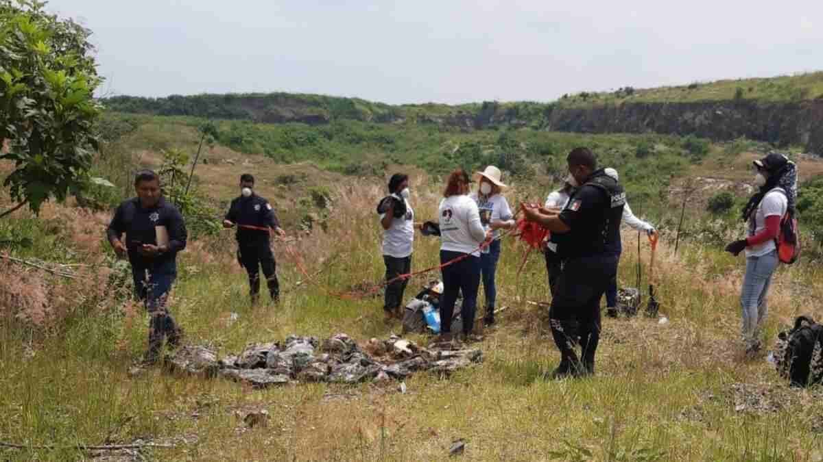 MADRES BUSCADORAS HALLAN 60 BOLSAS CON RESTOS HUMANOS EN FOSA DE JALISCO