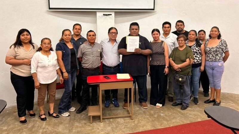 ENTREGAN CONSTANCIA DE MAYORÍA A AGENTE MUNICIPAL DE VILLA LIBERTAD