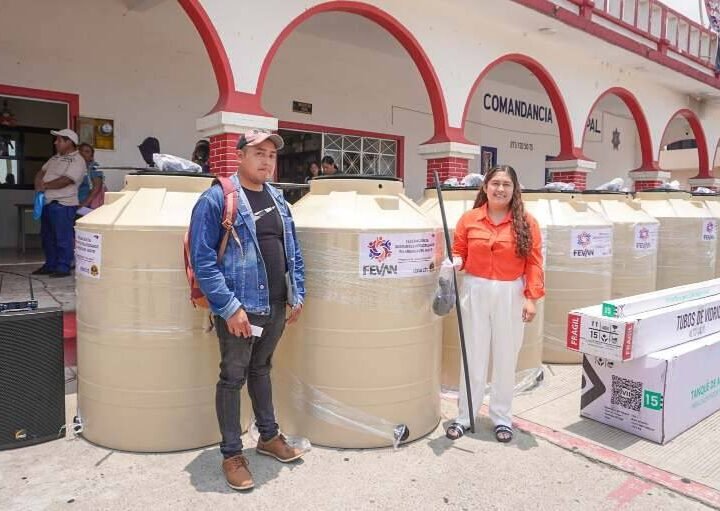 ENTREGAN APOYOS A FAMILIAS DE CALCAHUALCO