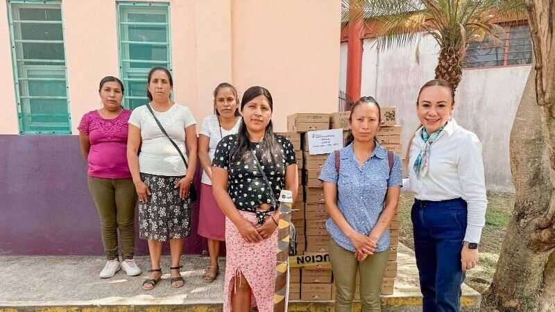 ENTREGAN DESAYUNOS ESCOLARES EN HUATUSCO