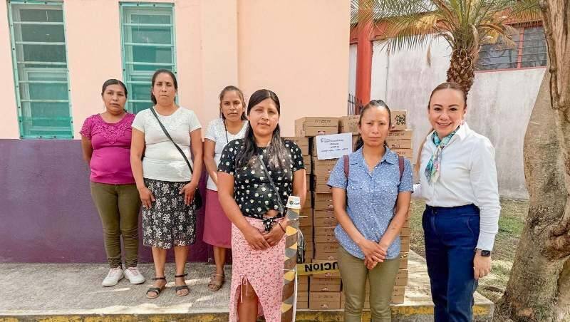 ENTREGAN DESAYUNOS ESCOLARES EN HUATUSCO
