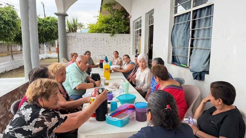 SE REÙNE ALCALDE DE FORTÍN CON POBLADORES DE SANTA LUCÍA POTRERILLO