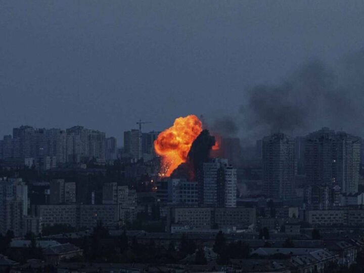 RUSIA LANZA INTENSO BOMBARDEO CONTRA KIEV TRAS ADVERTENCIAS DE ZELENSKI