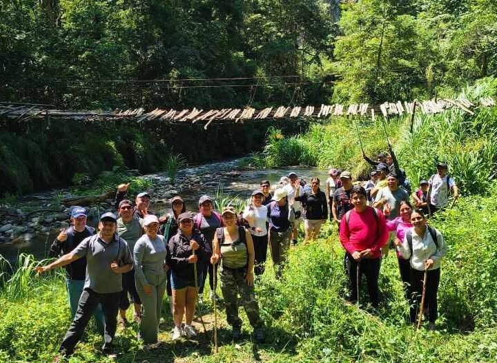 REALIZAN CON ÉXITO PRIMER RECORRIDO DE SENDERISMO EN IXHUATLÁN DEL CAFÉ