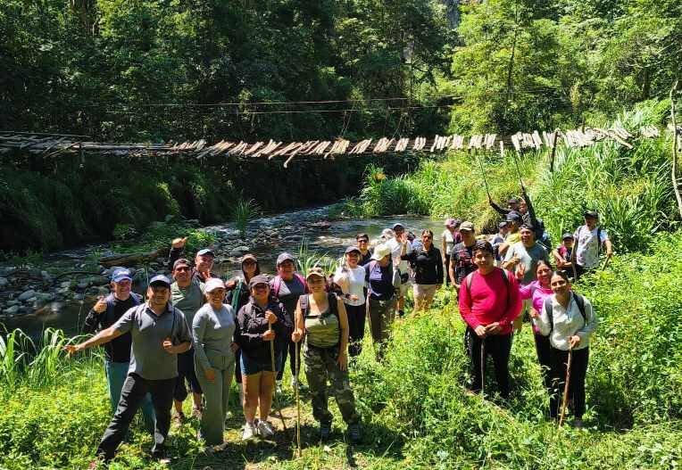 REALIZAN CON ÉXITO PRIMER RECORRIDO DE SENDERISMO EN IXHUATLÁN DEL CAFÉ
