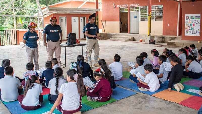 LLEVA AYUNTAMIENTO DE IXHUATLÁN SERVICIOS A IXCAPANTLA