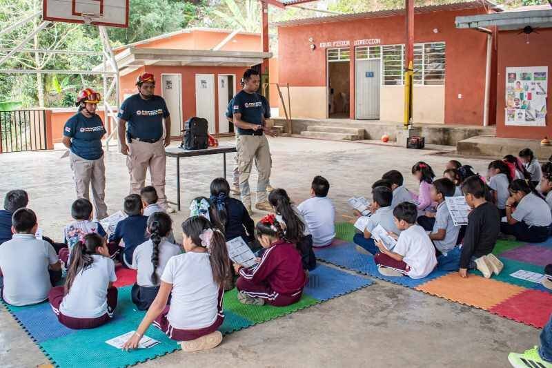LLEVA AYUNTAMIENTO DE IXHUATLÁN SERVICIOS A IXCAPANTLA