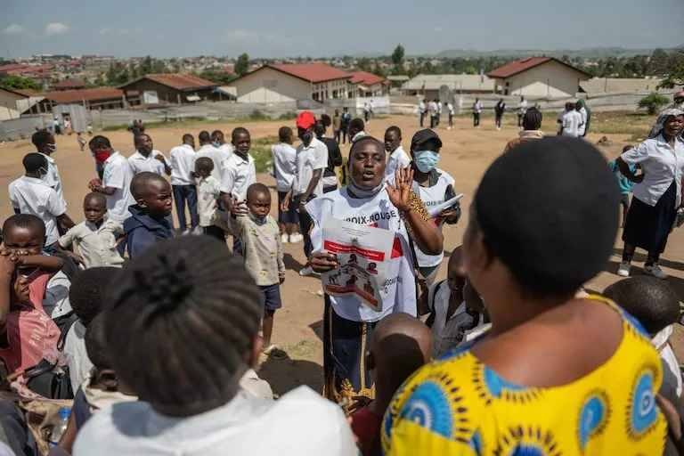 UGANDA CIERRA LA FRONTERA CON EL CONGO PARA EVITAR PROPAGACIÓN DEL BROTE DE ÉBOLA