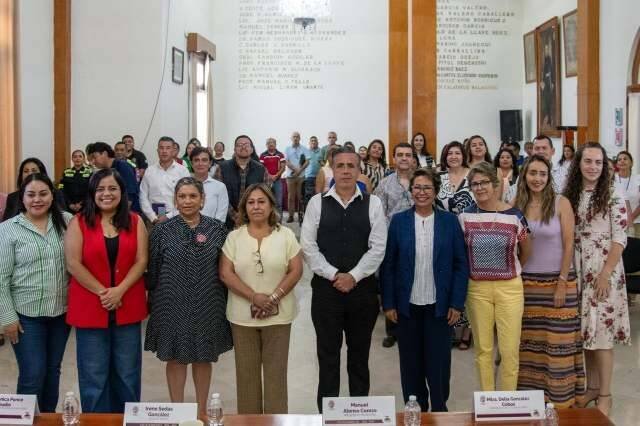 CAPACITAN A AUTORIDADES SOBRE PRESUPUESTOS CON PERSPECTIVA DE GÉNERO