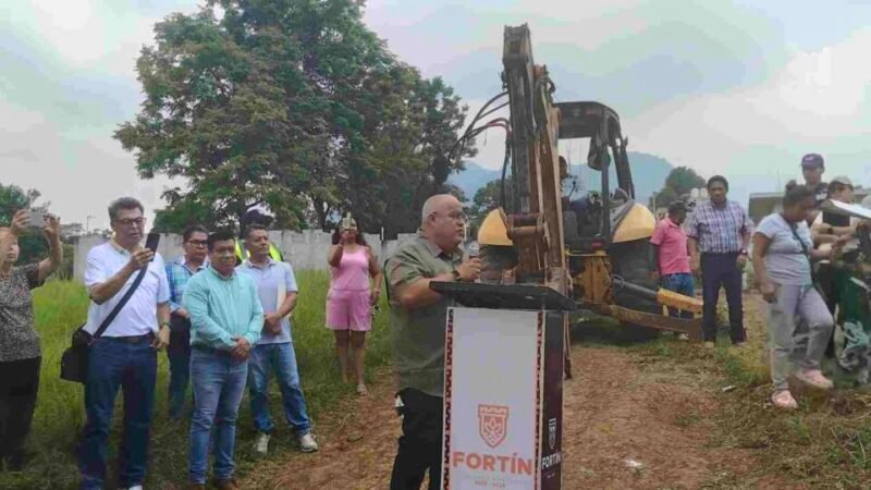 ALCALDE DE FORTÍN DA BANDERAZO DE OBRA EN MONTE BLANCO