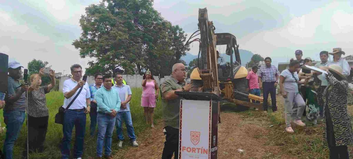 ALCALDE DE FORTÍN DA BANDERAZO DE OBRA EN MONTE BLANCO