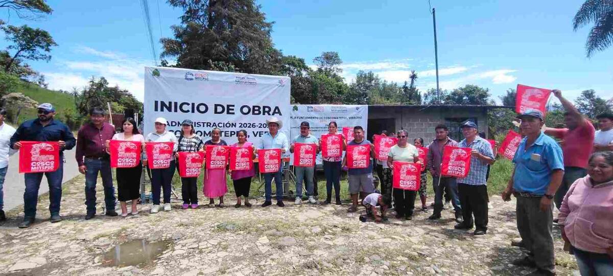 ARMANDO REYES MUÑOZ ARRANCA CON PAVIMENTACIÓN EN DURAZNILLO