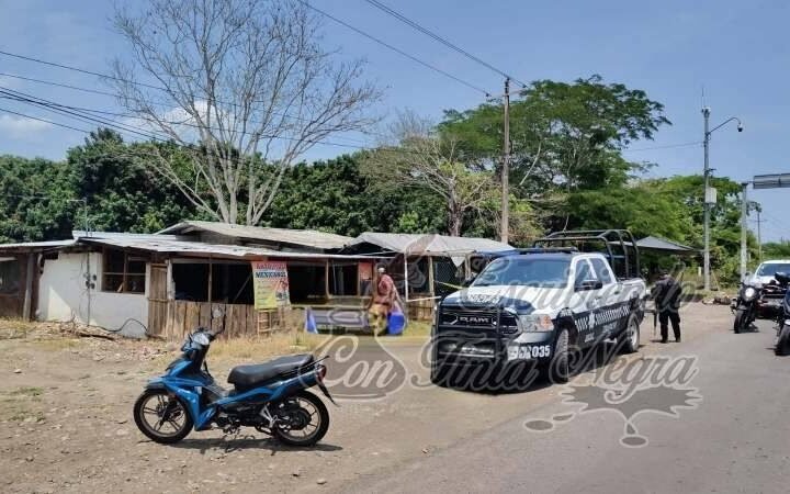 IBA A COMPRARLE FLORES A SU MAMÁ Y LO BALEAN