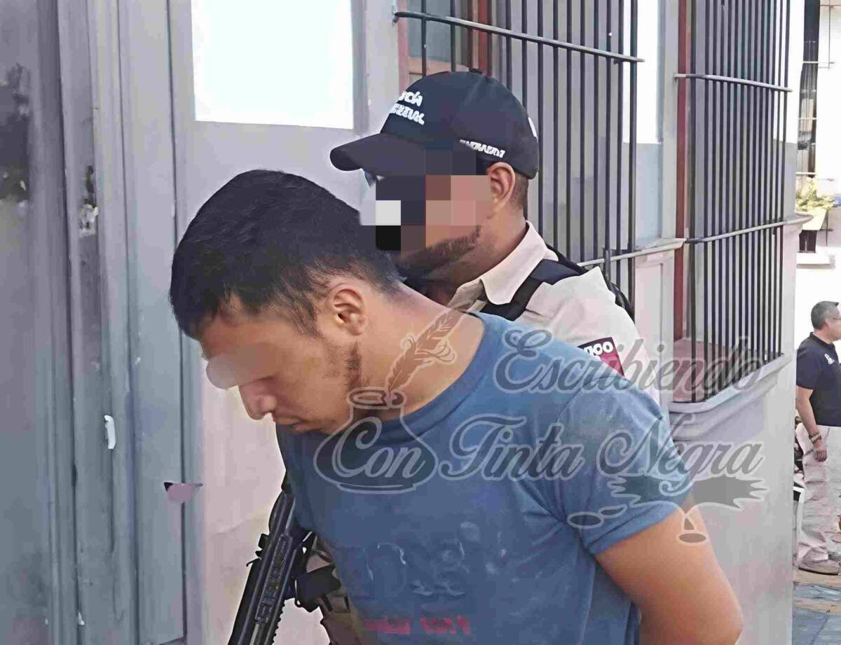 DETIENEN A NARCO MENUDISTA EN MONTE BLANCO