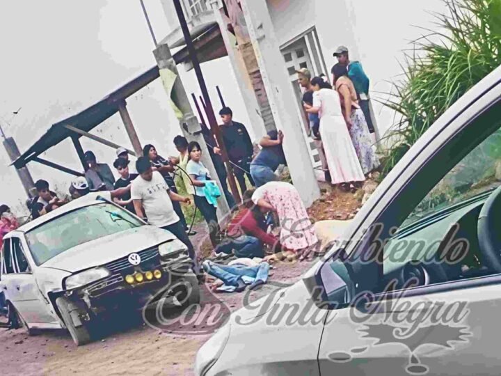 ¡TRAGEDIA EN COSCOMATEPEC!; AUTO ATROPELLA Y MATA A JOVEN Y NIÑA