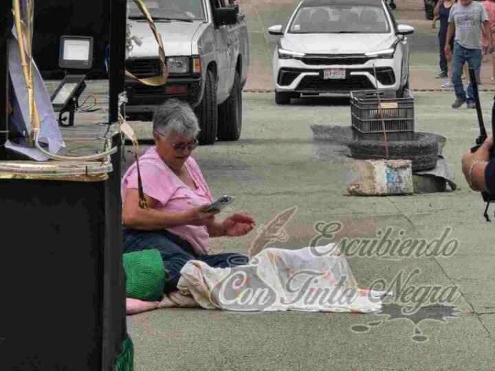 ACRIBILLAN A JOVEN