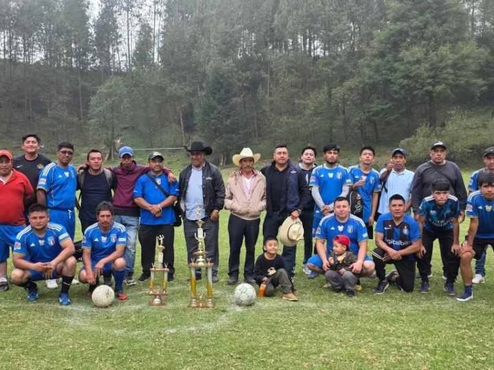 CELEBRAN CUADRANGULAR DE FÚTBOL EN ALPATLÁHUAC