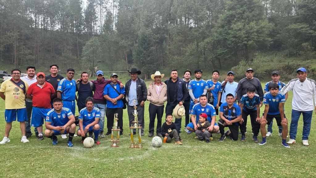 CELEBRAN CUADRANGULAR DE FÚTBOL EN ALPATLÁHUAC