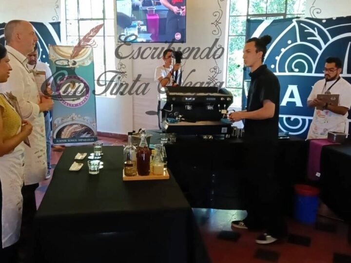 COMPETENCIA REGIONAL DE ARTE LATTE Y COCTELERÍA REÚNE A 24 PARTICIPANTES EN ORIZABA