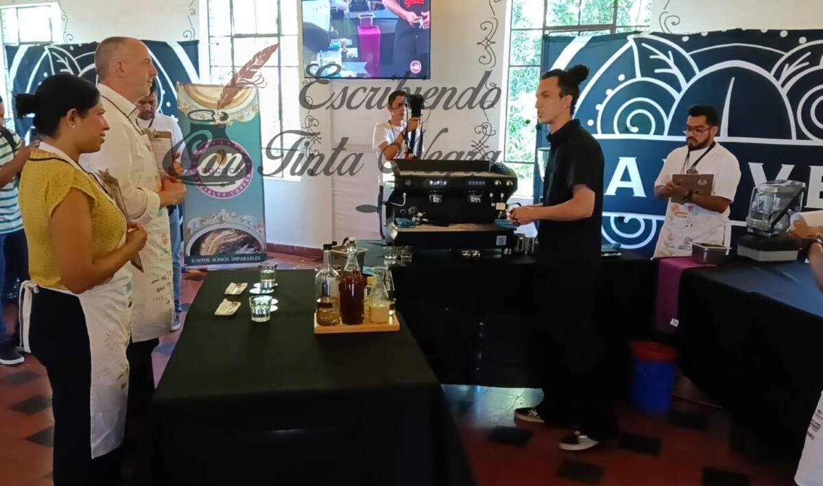 COMPETENCIA REGIONAL DE ARTE LATTE Y COCTELERÍA REÚNE A 24 PARTICIPANTES EN ORIZABA
