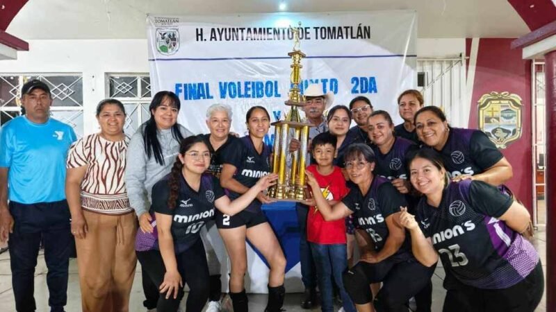 FUTBOLEROS Y MINIONS, CAMPEONES DE TORNEO DE VOLEIBOL