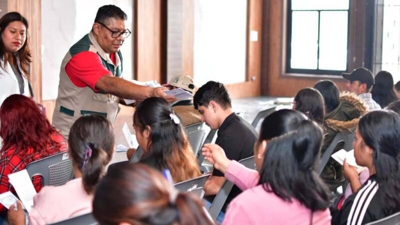 IMPARTEN PLÁTICA INFORMATIVA DE SALUD A ESTUDIANTES DE ALPATLÁHUAC
